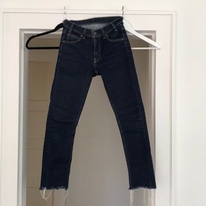 Levis Women’s 24 Dark Raw Hem Cropped Jeans